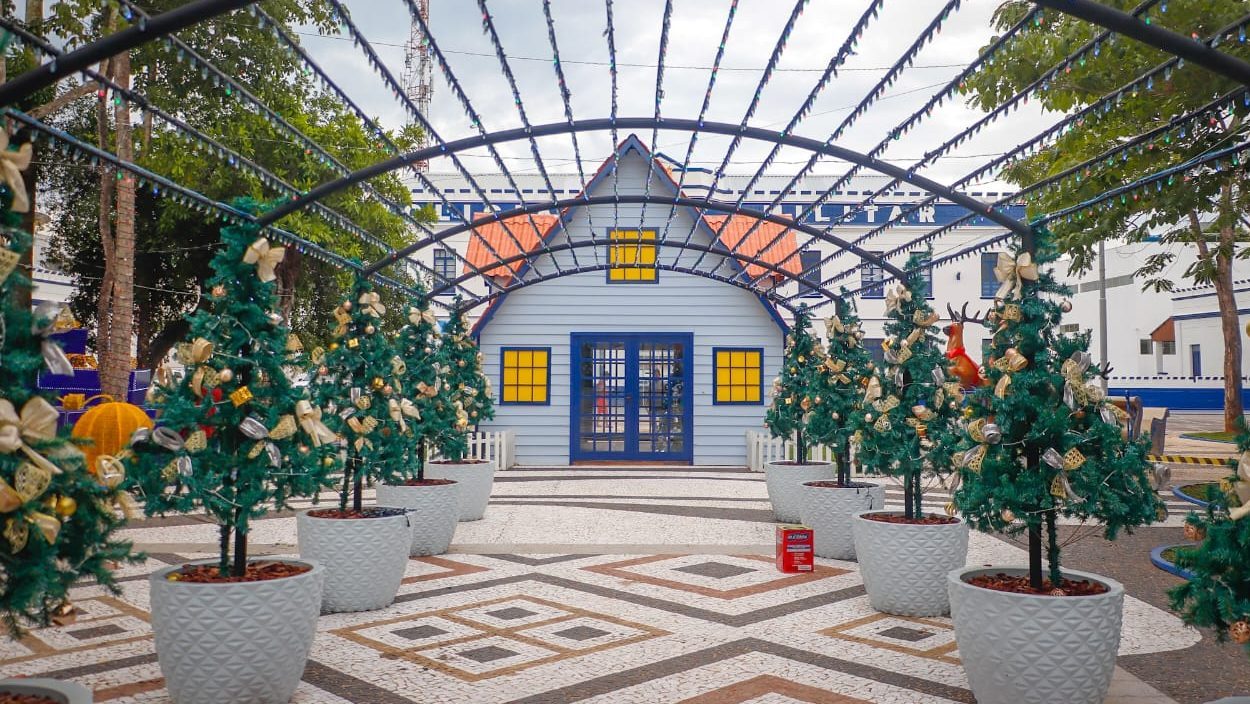 Prefeitura de Rio Branco realiza o acendimento das Luzes de Natal e anuncia ações solidárias para as crianças da cidade