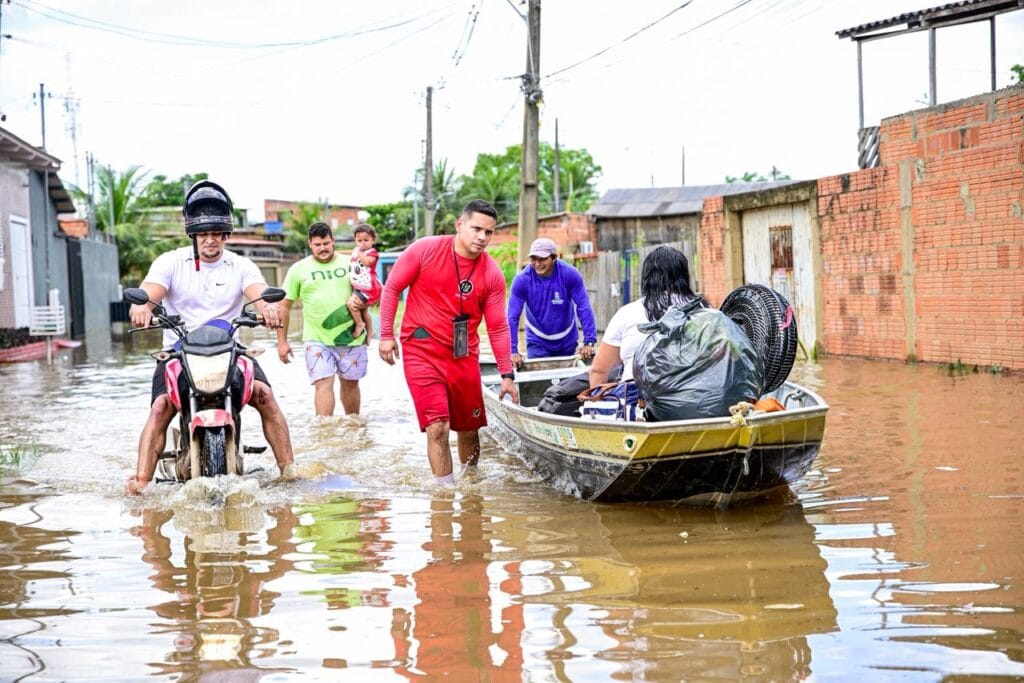 Com apoio da tecnologia, Defesa Civil reforça apoio às famílias atingidas pela enchente do Rio Acre