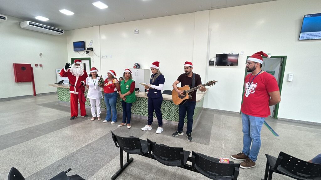 Cânticos de fé e acolhimento transformam véspera de Natal de pacientes e servidores no Pronto-Socorro de Rio Branco