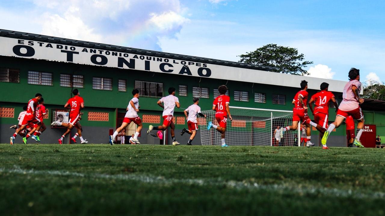 Prefeitura de Rio Branco reforça apoio ao esporte durante visita ao Rio Branco Futebol Clube