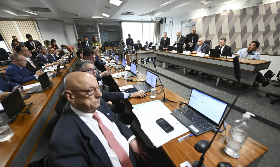 CCJ do Senado aprova PL da Dosimetria e plenário pode votar ainda hoje