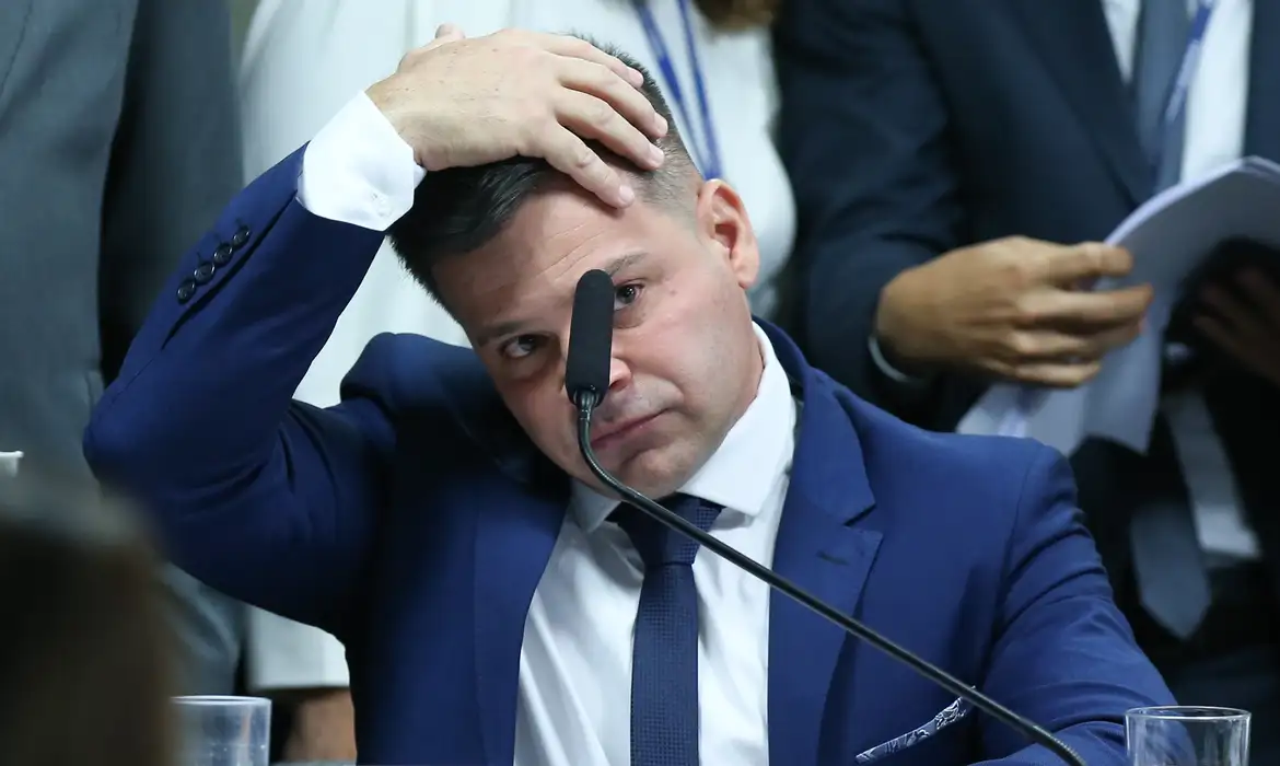 Tornozeleira de Silvinei ficou sem sinal na madrugada de Natal, diz PF