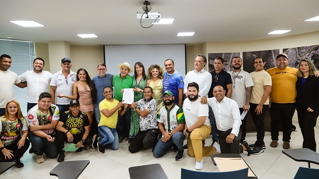 Prefeitura lança editais do Carnaval Rio Branco Folia, Tradição e Alegria 2026 com aumento histórico na premiação