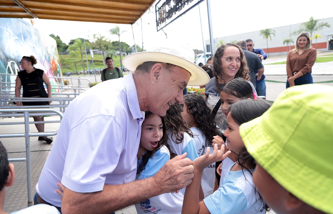 Prefeitura de Rio Branco leva magia do circo a alunos da rede municipal e emociona crianças e autoridades