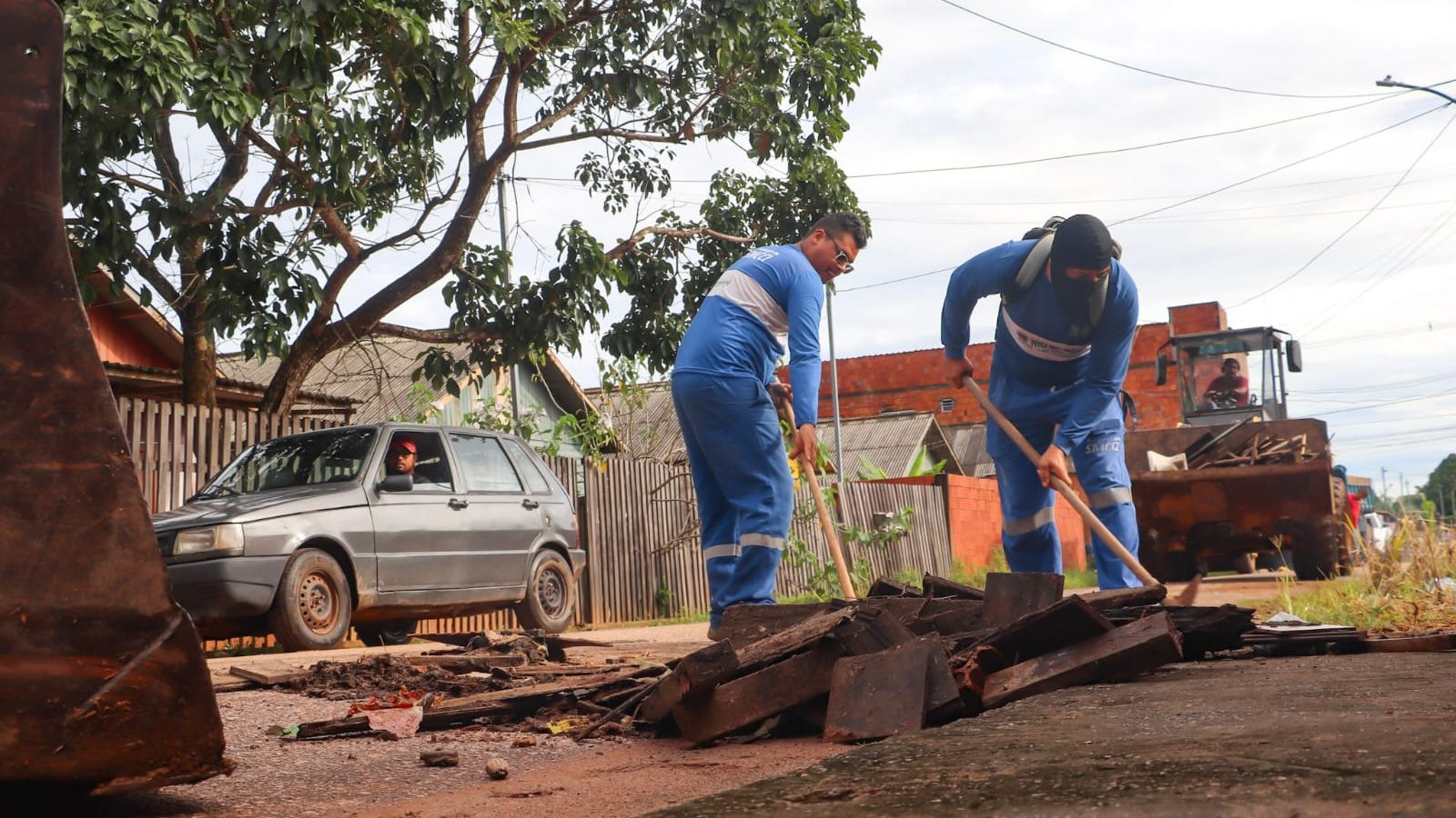 Prefeitura de Rio Branco realiza mutirão de limpeza no bairro Recanto dos Buritis