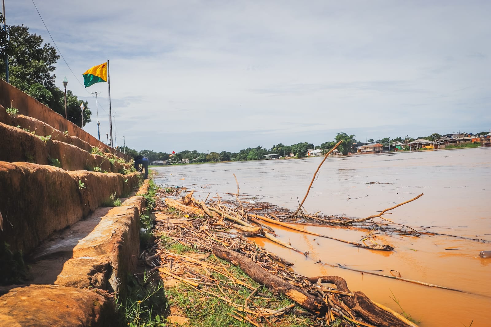 Prefeitura de Rio Branco garante acolhimento humanizado às vítimas da cheia do Rio Acre, mesmo sem apoio federal
