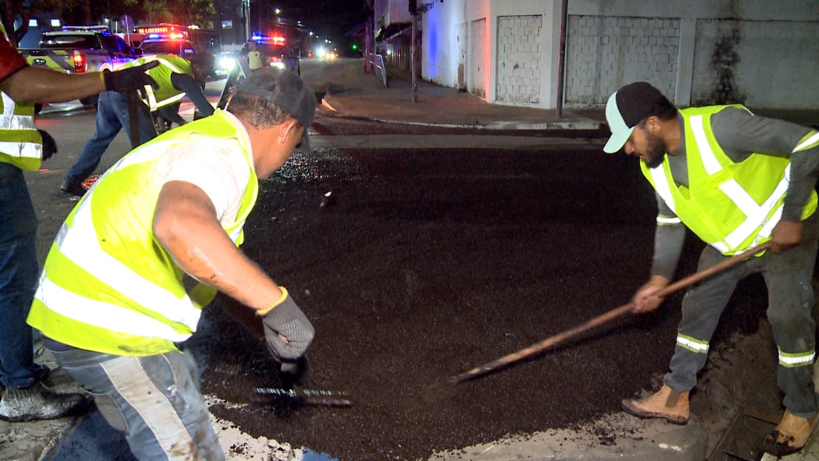 Prefeitura de Rio Branco intensifica recapeamento de ruas e trabalha dia e noite para melhorar a infraestrutura viária
