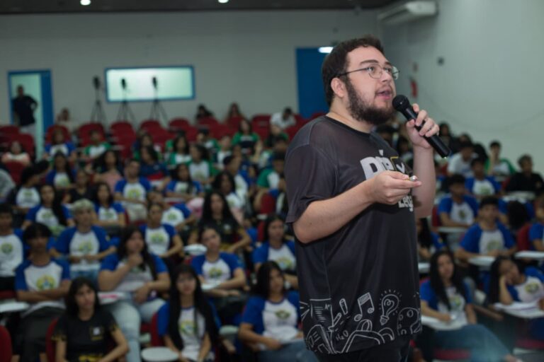 Pré-Enem Legal realiza aulão inaugural neste sábado