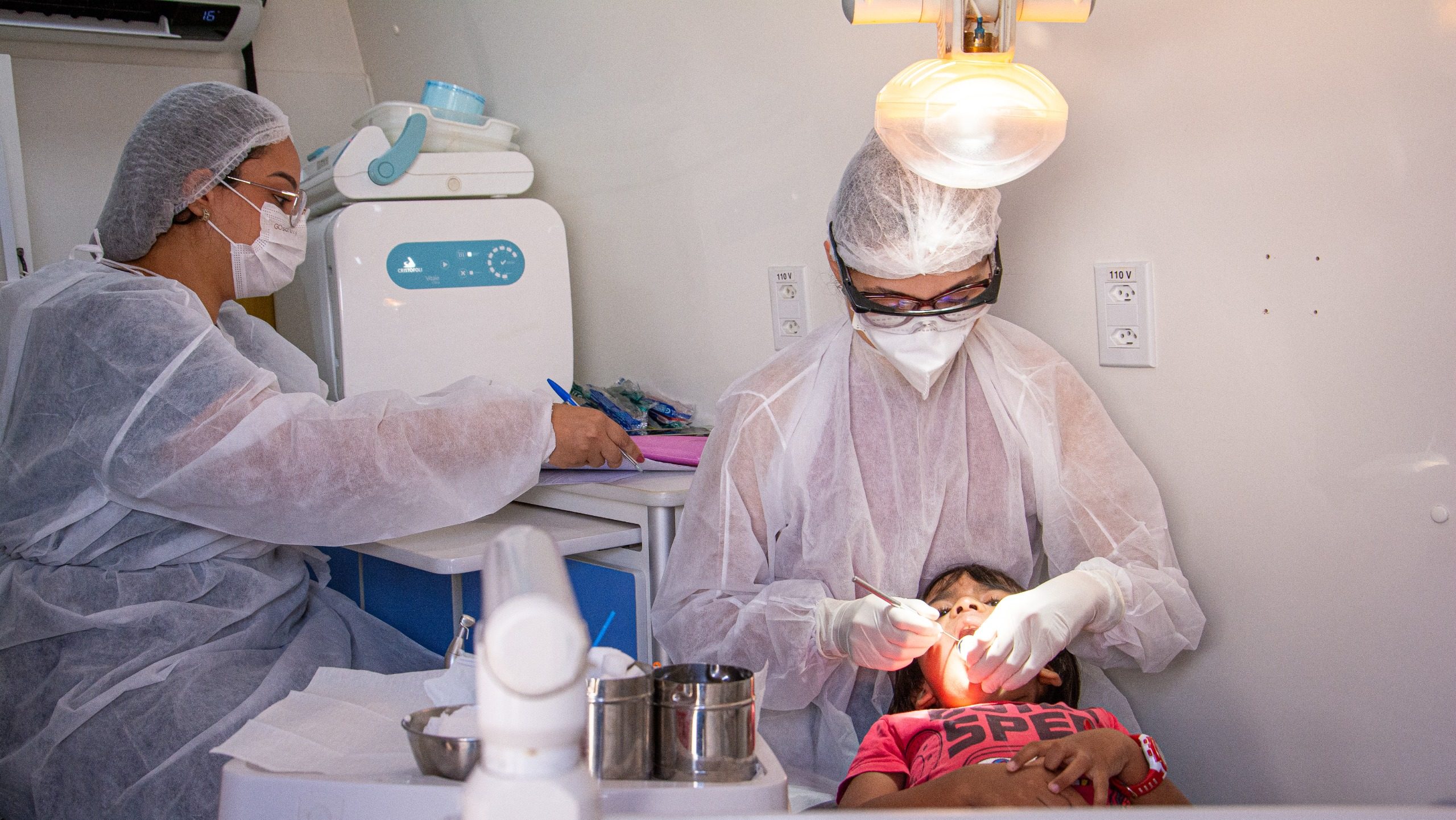 Prefeitura de Rio Branco fortalece a saúde bucal infantil com vans odontológicas nas escolas