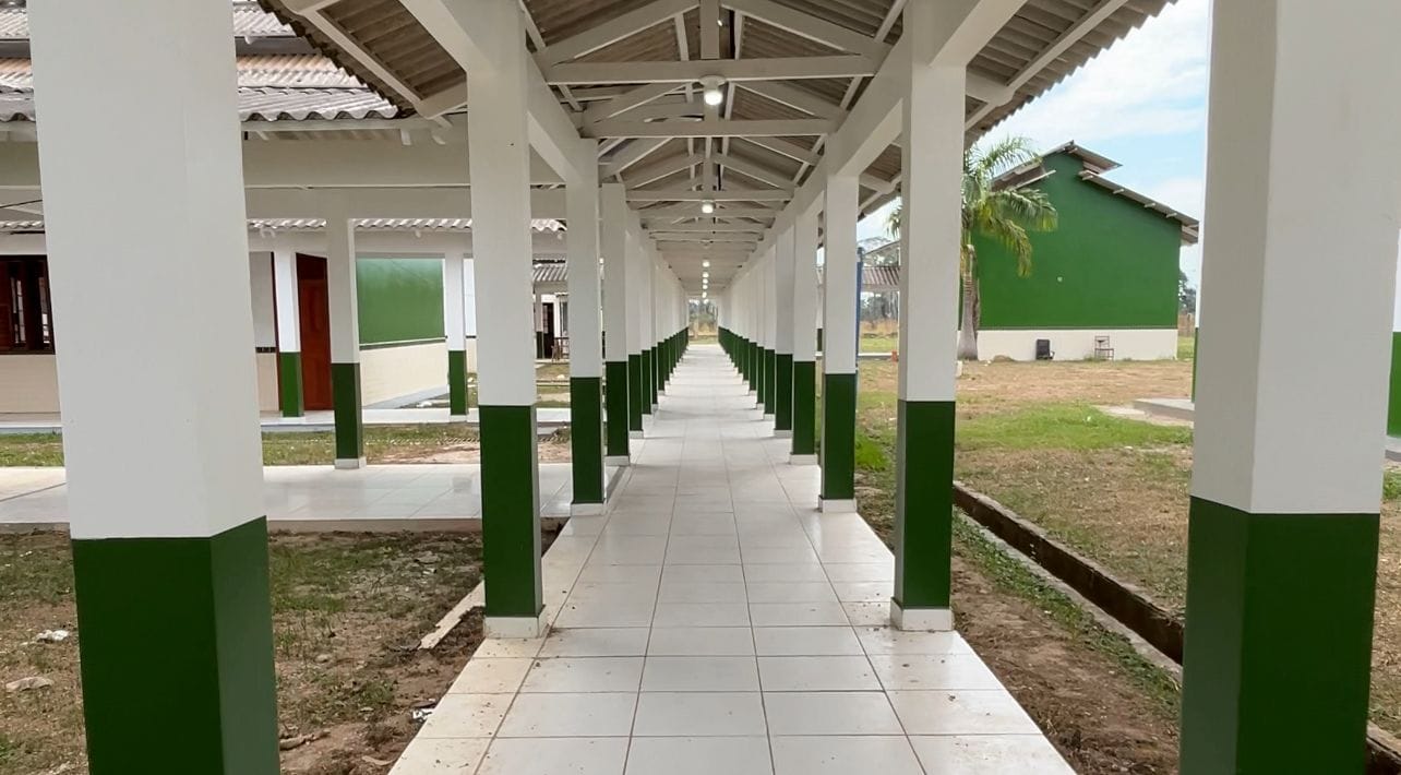 Governo entrega primeira etapa de obra e oficializa criação da Faculdade Estadual do Acre
