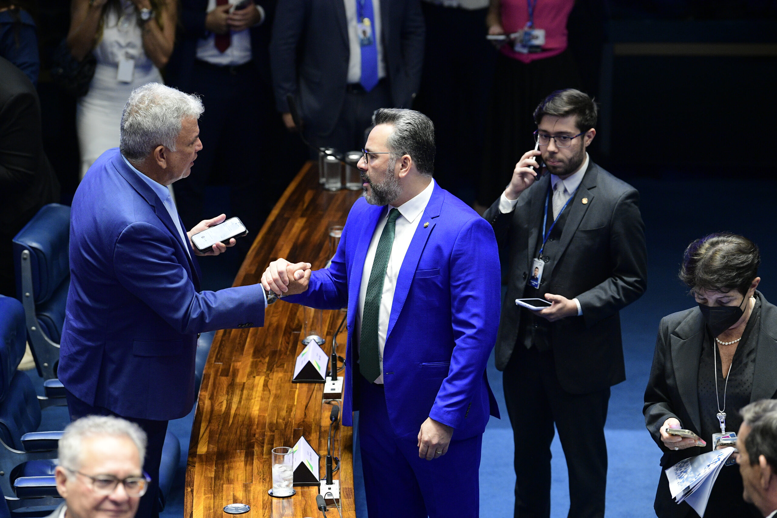 Plenário do Senado Federal durante segunda reunião preparatória destinada à eleição do presidente do Senado Federal.
A eleição é realizada de forma presencial, por escrutínio secreto, de acordo com o Regimento Interno da Casa, que prevê a votação por meio de cédulas em papel inseridas em envelope. Será eleito o candidato que receber a maioria absoluta dos votos, ou seja, 41 votos.
Bancada:
senador Sérgio Petecão (PSD-AC);
senador Alan Rick (União-AC).
Foto: Pedro França/Agência Senado