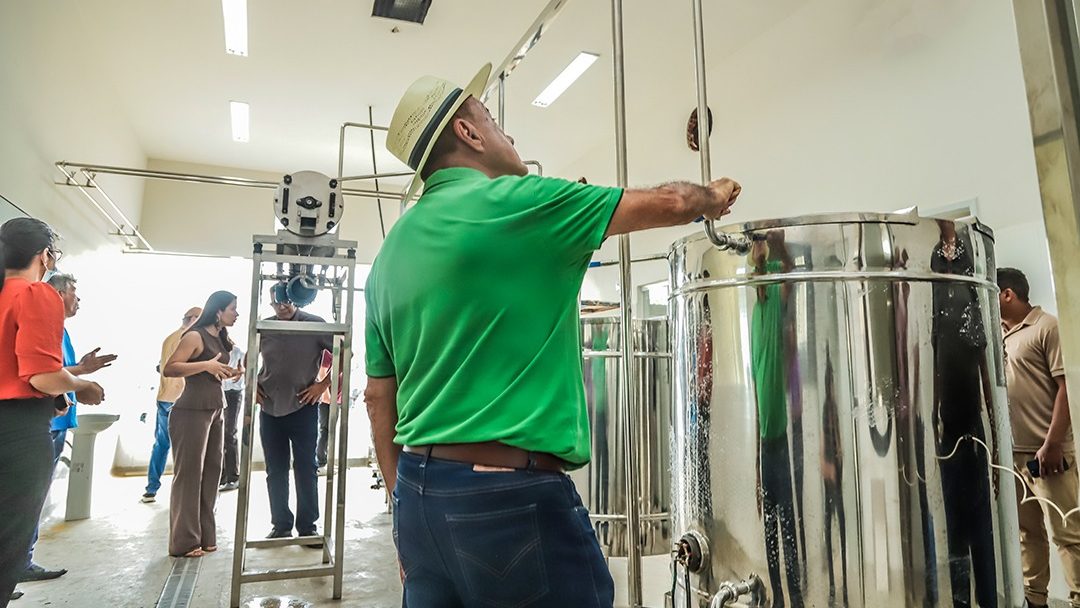 Prefeitura de Rio Branco conclui instalação da fábrica de leite de soja para reforçar segurança alimentar