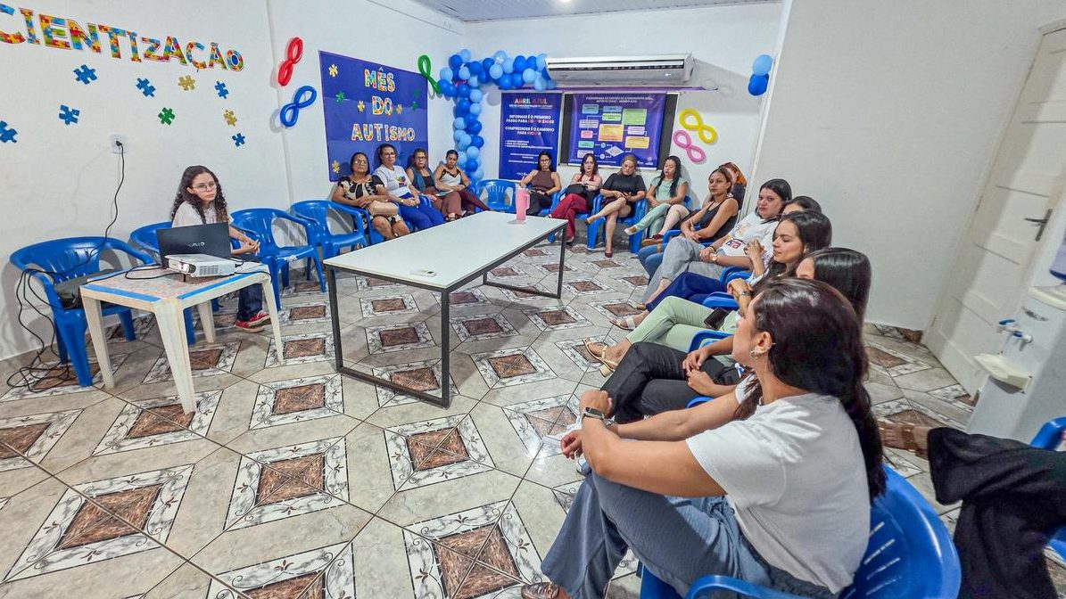 Prefeitura promove segundo dia de oficinas da Semana do Autismo com foco na orientação às famílias