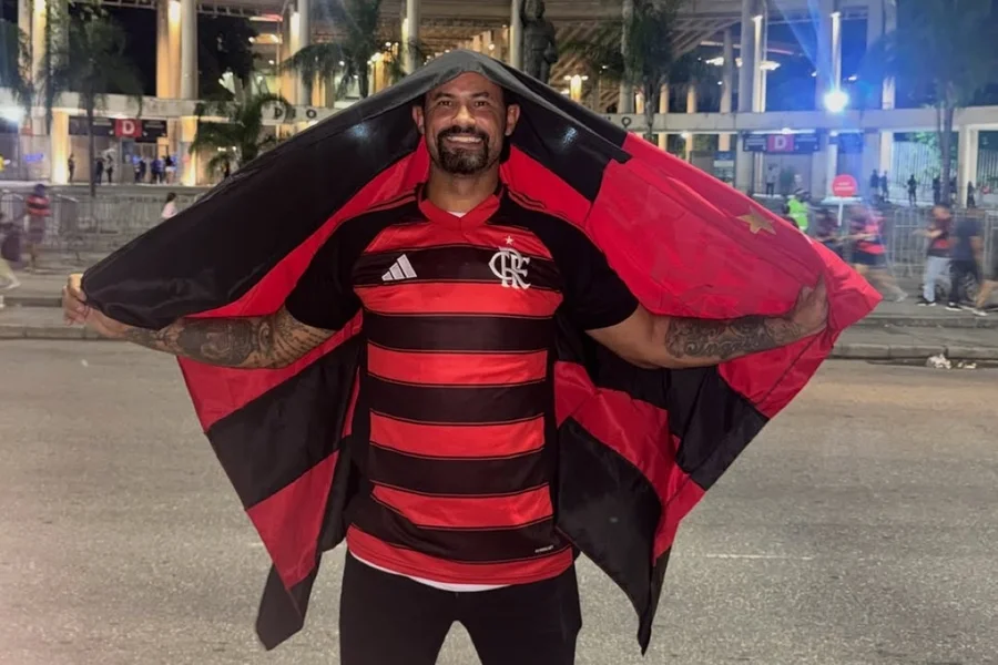 Justiça manda prender goleiro Bruno após ele descumprir condicional