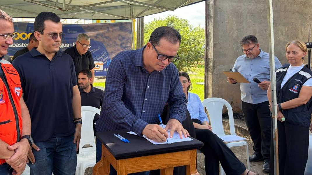 Saerb assina ordem de serviço para construção de desarenador na ETA II em Rio Branco