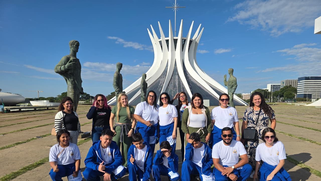 Estudantes de Rio Branco iniciam jornada rumo à NASA e Disney com etapa em Brasília